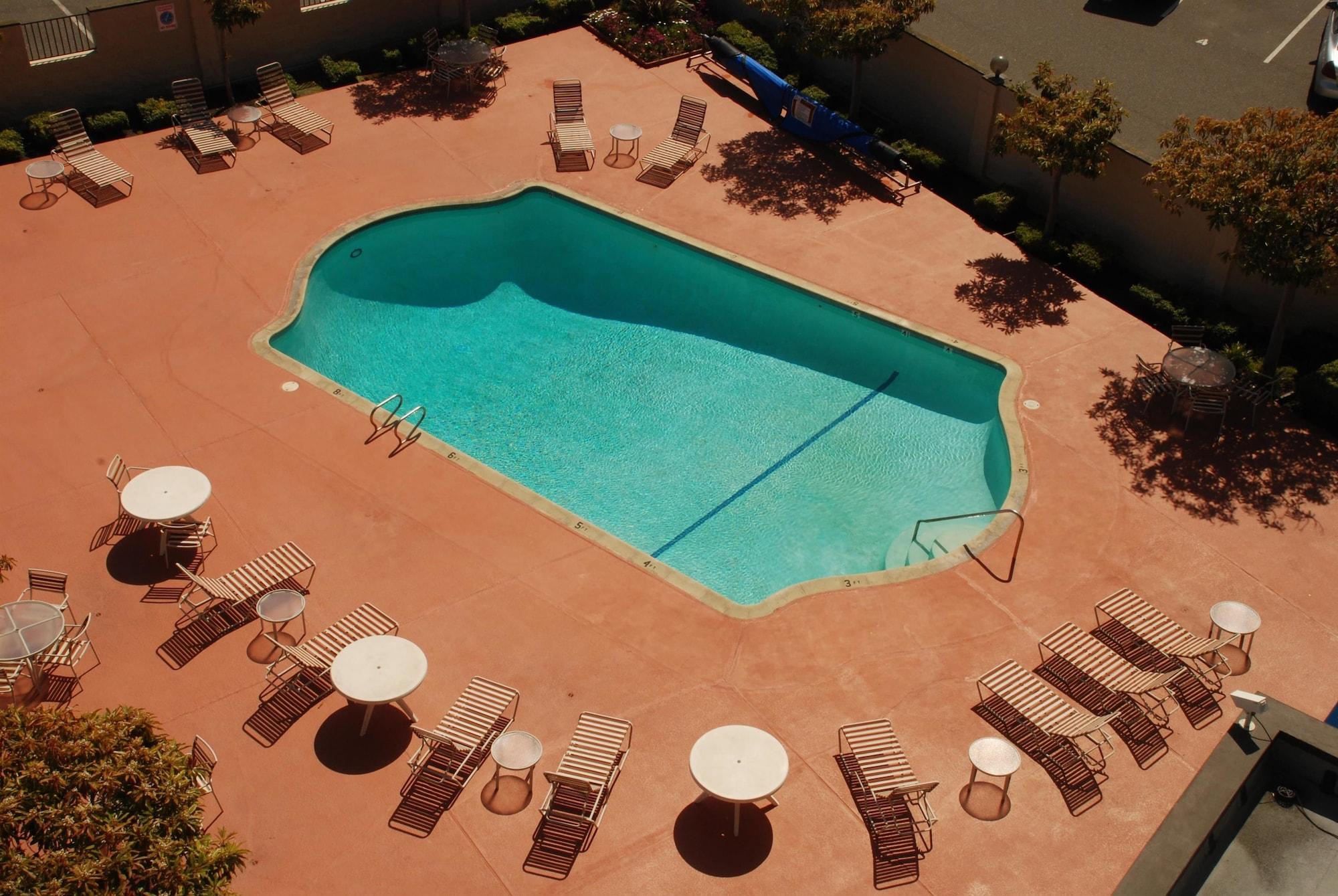 Oakland Airport Executive Hotel Exterior photo