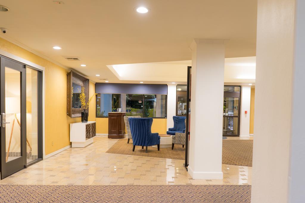 Oakland Airport Executive Hotel Exterior photo