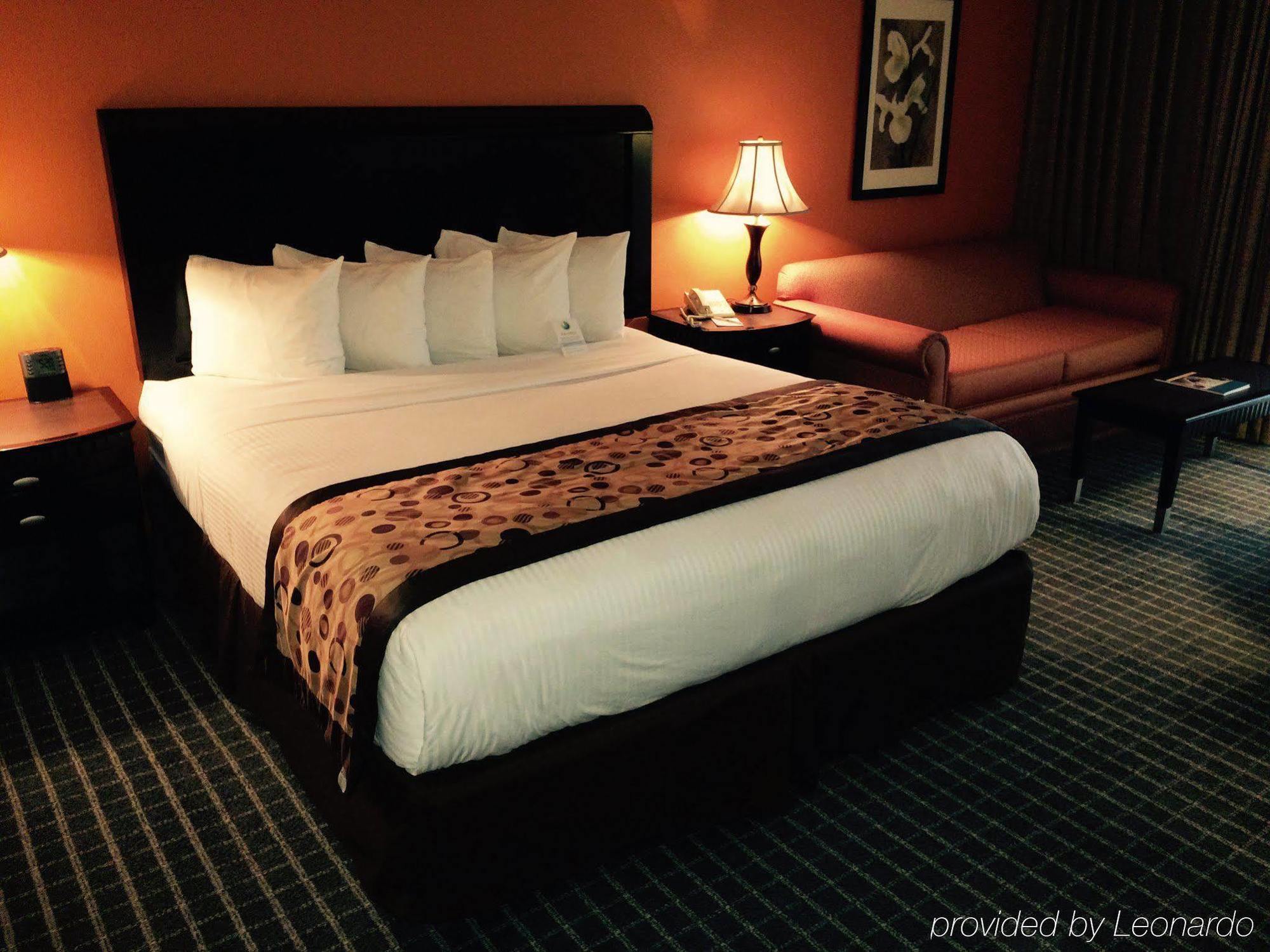 Oakland Airport Executive Hotel Exterior photo
