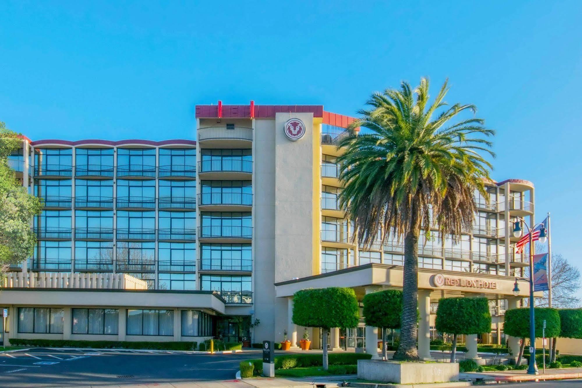 Oakland Airport Executive Hotel Exterior photo
