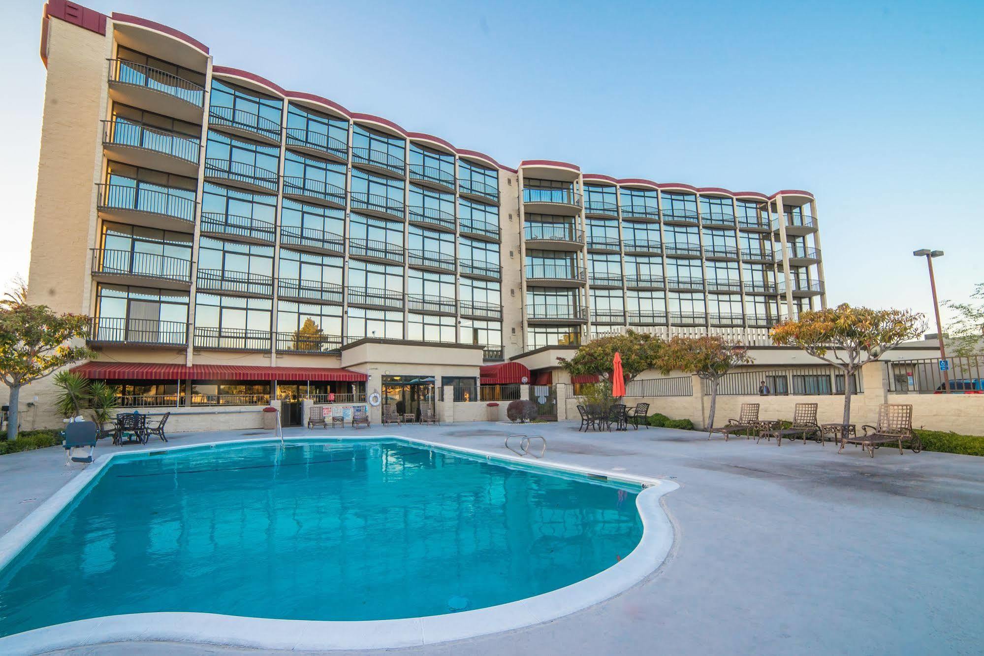 Oakland Airport Executive Hotel Exterior photo